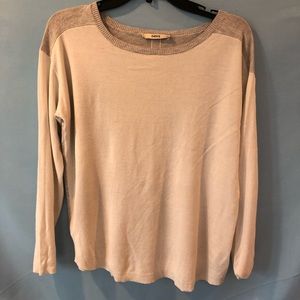 Light weight sweater